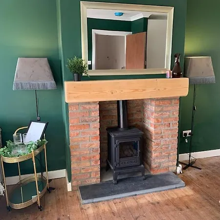 Tenby 2 Bed Flat With Parking, Plus Pet Exterior photo